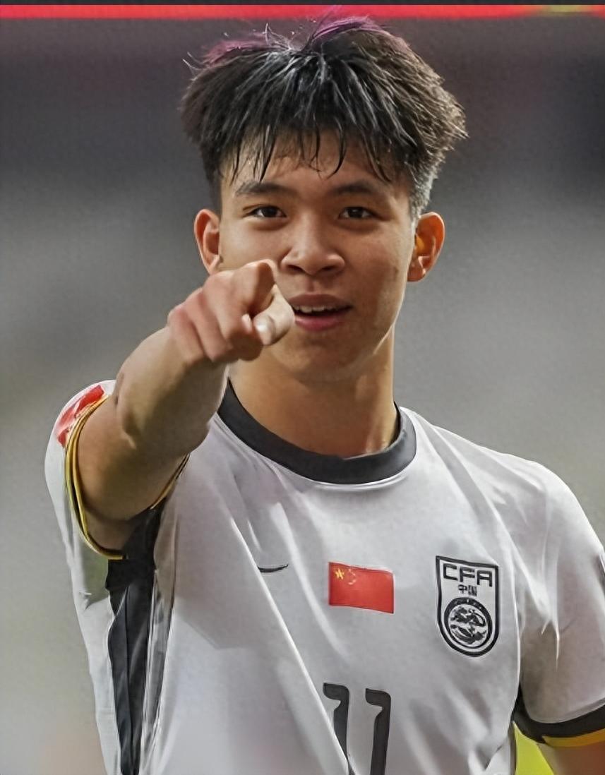 华体会平台-国足0-4日本，王钰栋遭网暴，著名监制：150万欧身价，停球3米远